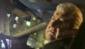 "Дружина сказала з'ясувати, хто ви такі і що ви таке. Вона працює у дуже великих связях", - пьяный муж чиновницы Минобразования за рулем KIA Sorento протаранил два автомобиля. ВИДЕО