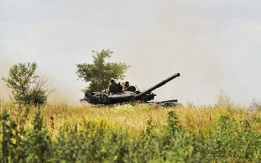 Ukrajina odbija ruske napade, medtem ko kibernetski napadi in obrambna industrija pridobivajo pomen