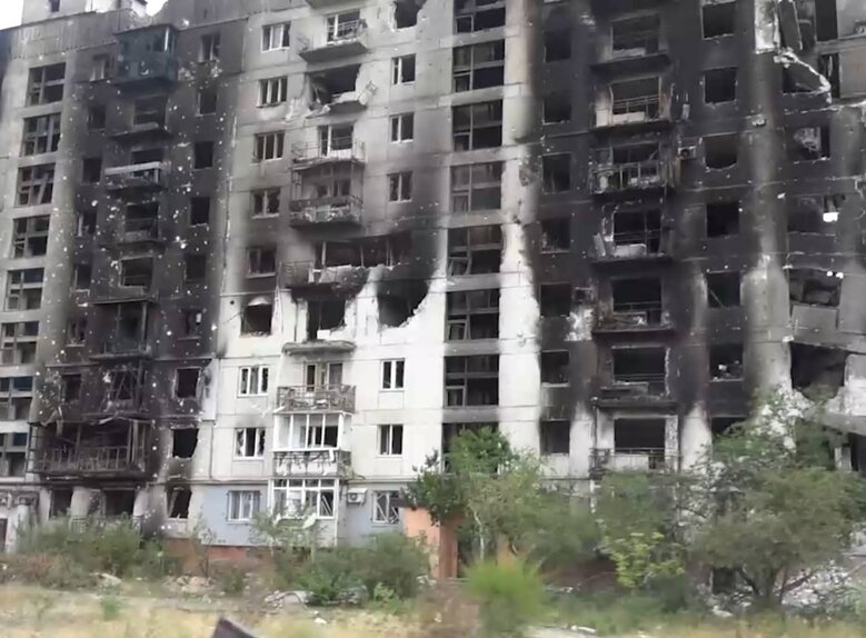 Защитники Украины отразили два штурма оккупантов со стороны Лисичанска. Уничтожен вражеский склад с боеприпасами вблизи оккупированного Славяносербска, - Гайдай 06