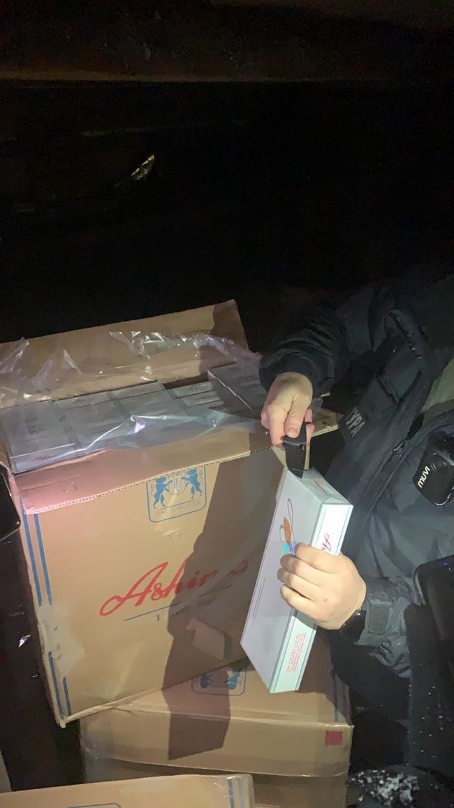 У Чернівецькій області виявлено 34,5 тис. пачок сигарет, підготовлених для контрабанди в ЄС, - Держприкордонслужба 04