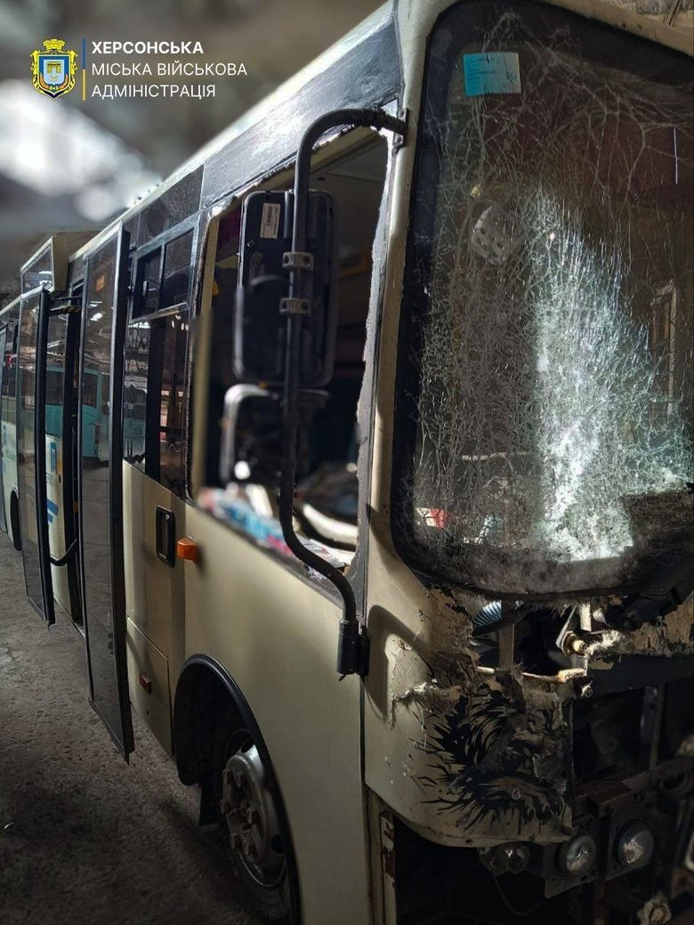 Удары по транспорту в Херсоне