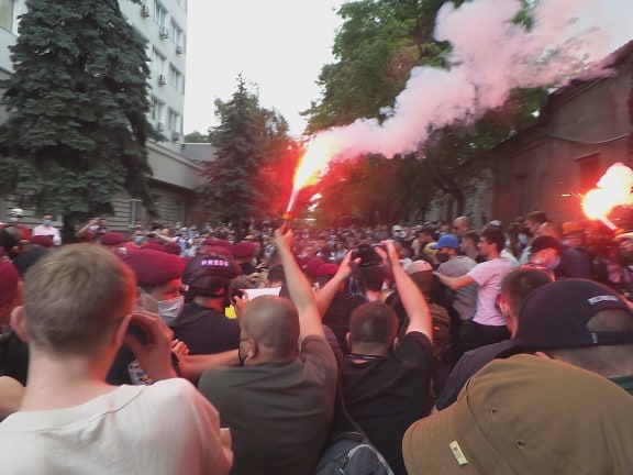 На акції на підтримку Стерненка сталися бійки між мітингувальниками і правоохоронцями: є затримані 24
