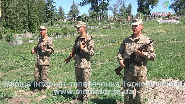 С погибшим воином Альфы Русланом Муляром простились в Тернополе 12