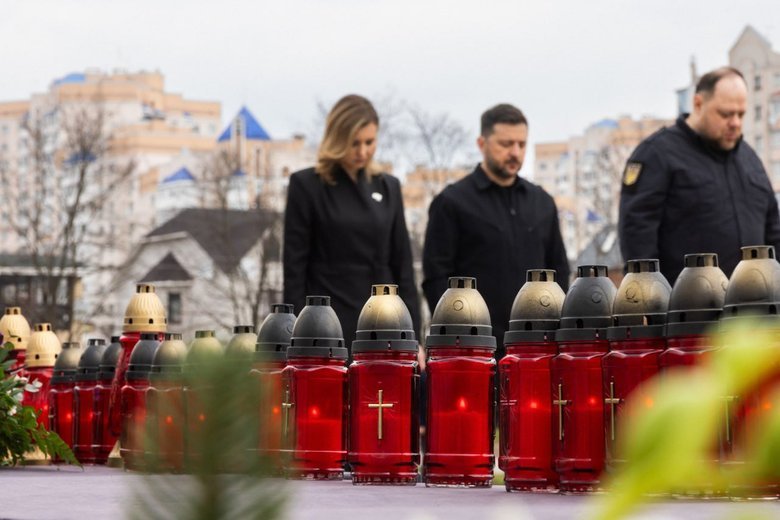 Зеленський вшанував пам'ять вбитих у Бучі