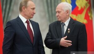 камнєв