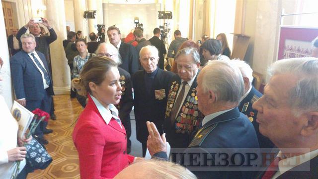 Бойко і Королевська привели в Раду ветеранів: Тут ведучого немає. Підходить кожен сам і говорите про фальсифікацію історії 01 Бойко і Королевська привели в Раду ветеранів: Тут ведучого немає. Підходить кожен сам і говорите про фальсифікацію історії 01