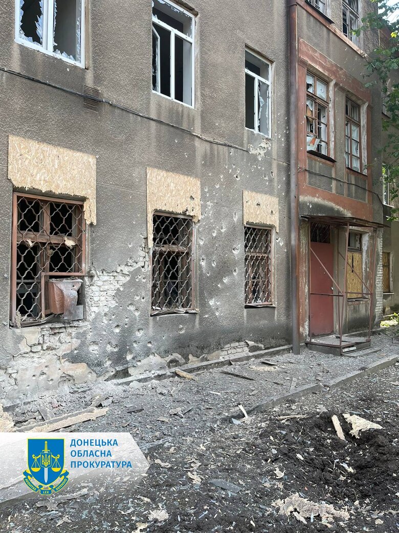 Війська РФ обстріляли Торецьк із Градів: поранили шістьох містян, серед них 11-річна дитина 04