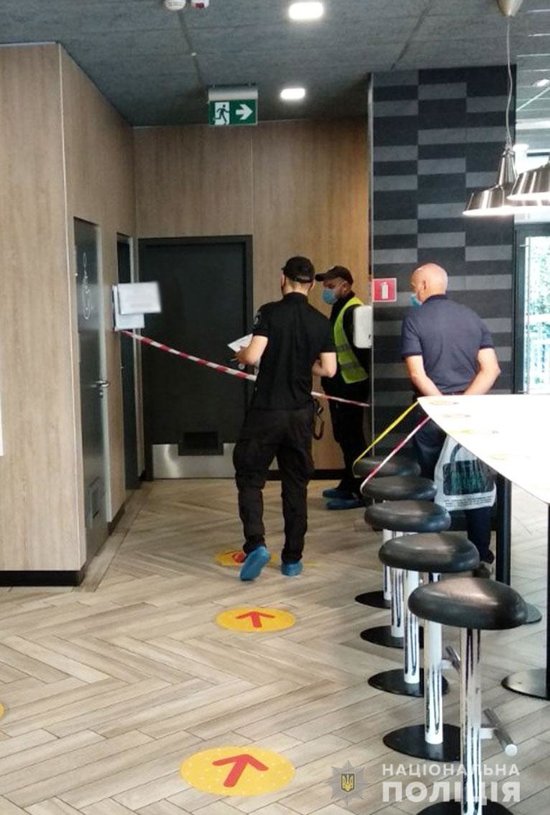 Школярку зґвалтували у вбиральні ресторану в Чернігові 02