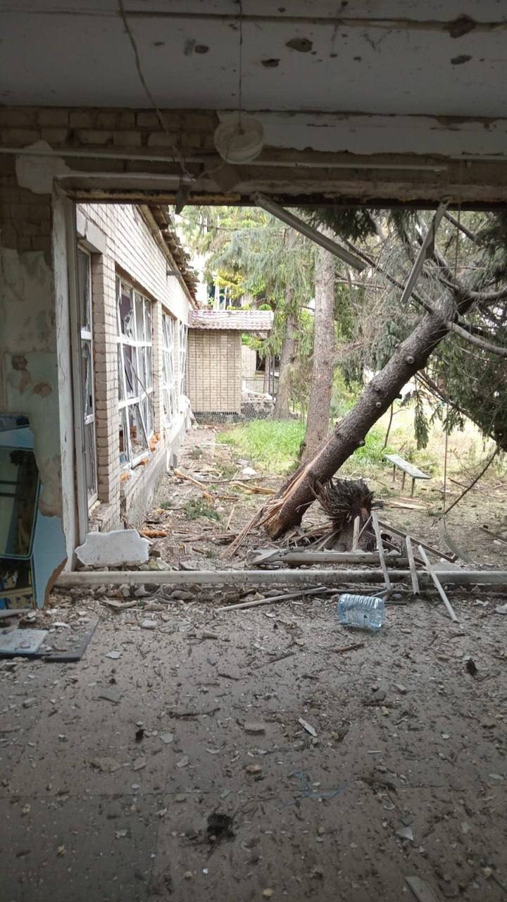 Russians attacked a school in Beryslav