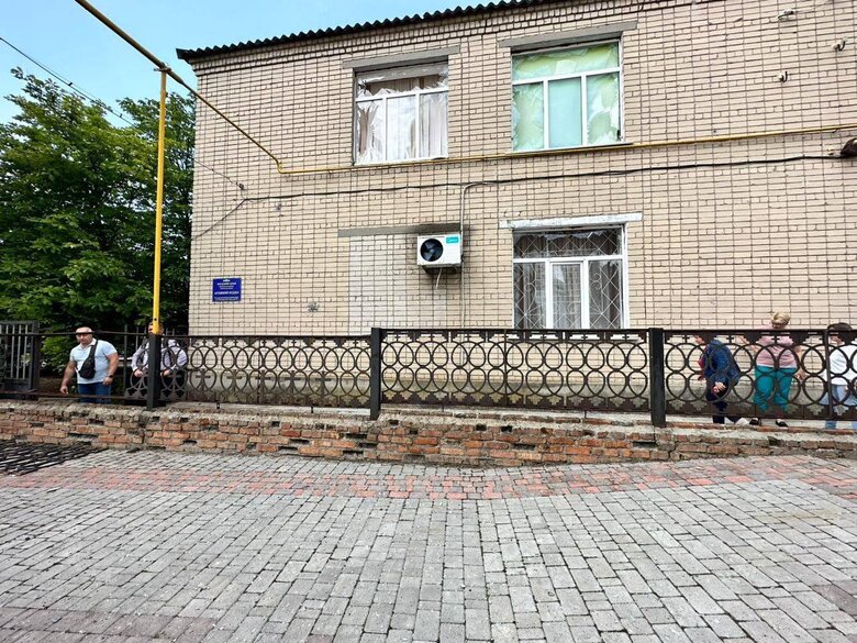 Ворог обстріляв Білозерку: влучання у подвір’я церкви - загинув священник 03