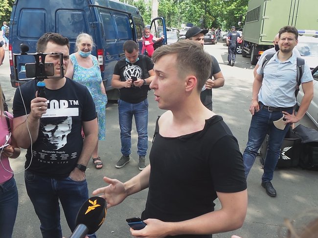 Нардеп Голосу Лозинський про затримання на акції в підтримку Стерненка: Беркут зразка 2013 року повернувся. В автозаки пакують без розбору 03