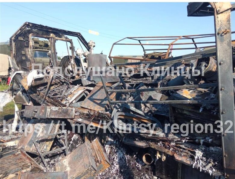 Powerful explosions thundered in Russian Klintsy: Burning military unit 01