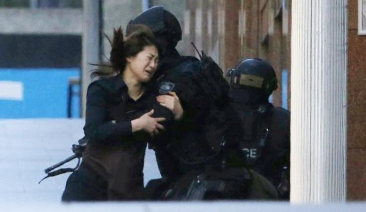 People Taken Hostages in Heart of Sydney. PHOTOS+VIDEO