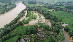 Паводок на Западной Украине: четыре населенных пункта в Черновицкой области остаются подтопленными, - ГСЧС