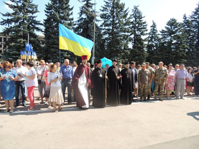 Жителі Торецька відзначили третю річницю визволення міста 04 Жителі Торецька відзначили третю річницю визволення міста 04