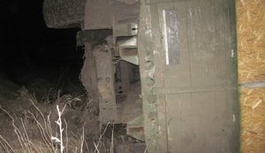 Побег от пограничников: грузовик с орехами перевернулся на Луганщине. ФОТОрепортаж