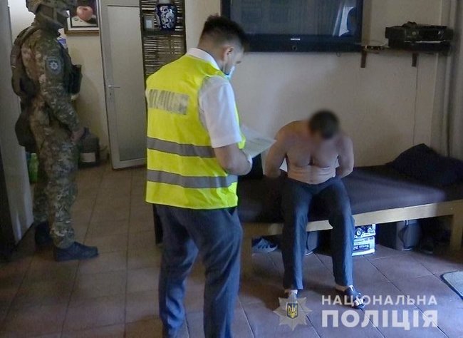 Начальнику поліції Києва Крищенку пропонували хабар за кришування автовикрадень: Підсумкова сума становила 350 тис. грн 03