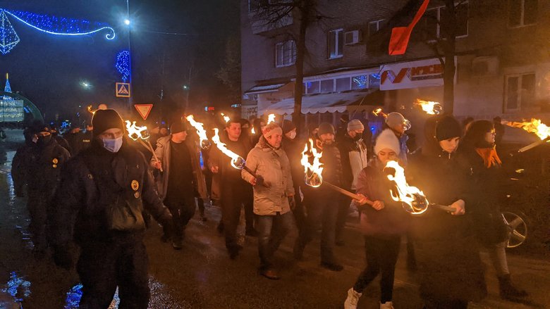 Марш на честь дня народження Бандери відбувся у Словянську Донецької області 06 Марш на честь дня народження Бандери відбувся у Словянську Донецької області 06