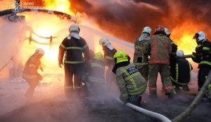 Атака РФ на Кременчук: водопостачання частково відновили, найскладніша ситуація з опаленням. ФОТОрепортаж