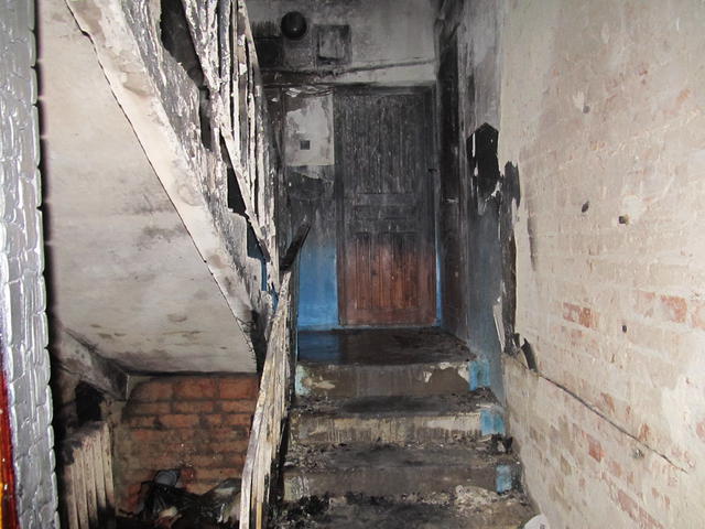 Пожежники ДНСН врятували з палаючого будинку в Полтаві 10 осіб 01 Пожежники ДНСН врятували з палаючого будинку в Полтаві 10 осіб 01