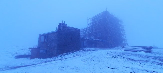 У Карпатах випав сніг: температура опускалася до 0°C 01