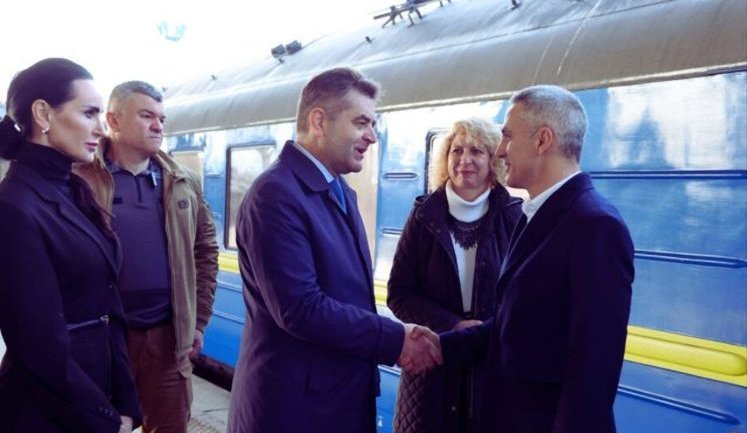 Тимчасовий прем’єр Гюров і кілька міністрів Болгарії прибули з візитом до Києва