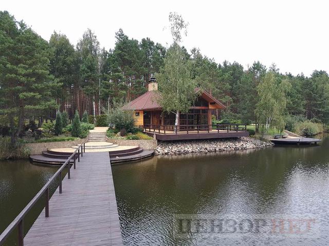Hunting home of fugitive president Yanukovych: trophy from Lukashenko and guards shooting club 09 Hunting home of fugitive president Yanukovych: trophy from Lukashenko and guards shooting club 09