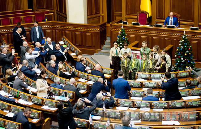 Пластуни принесли в Раду Вифлеємський вогонь миру 04