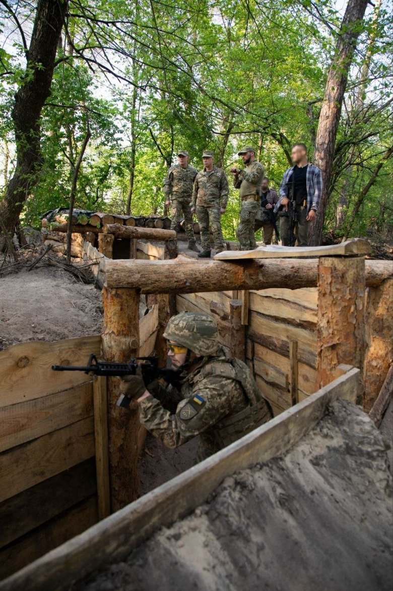 У 225-му штурмовому полку відпрацьовують протидію дронам і тактичну медицину