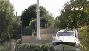 Землю на берегах водоемов растаскивают на куски и, вопреки закону, защищают как частную - с оружием. ВИДЕО