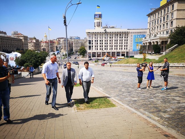 На Аллее Героев Небесной Сотни снесли декорации ко Дню Независимости: есть задержанные (Обновлено) 01