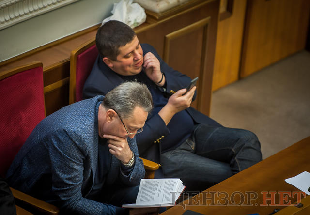 Практиканти-урологи із Самопомочі, радикал Попов планує перебрати пляшки і футболки і проблеми з організаторами в Мірошниченка, - робота ВР 8 листопада 09