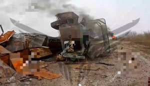 Стерненко обвинил командиров "Скалы" в бесполезных штурмах и больших потерях. Полк ответил, что тот делает выводы из видео россиян