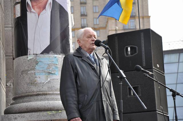 Віче на Майдані: заклики проти олігархів і "геноциду" 02 Віче на Майдані: заклики проти олігархів і "геноциду" 02