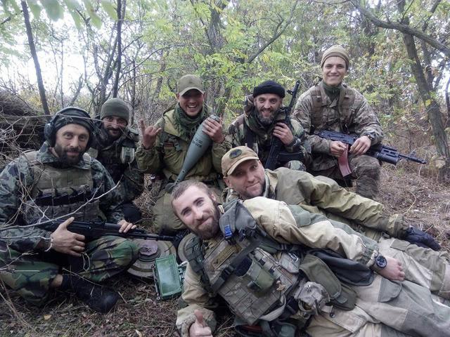 Командир окремого взводу розвідки 54 ОБР Руслан Пустовойт (Павук): Я поклав під себе 8 ворожих автоматів, сам повз по полю, а попереду мене стадо з 8 полонених, і я, як пастух, гнав їх уперед 04 Командир окремого взводу розвідки 54 ОБР Руслан Пустовойт (Павук): Я поклав під себе 8 ворожих автоматів, сам повз по полю, а попереду мене стадо з 8 полонених, і я, як пастух, гнав їх уперед 04