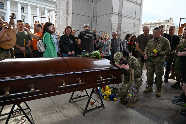 У Києві попрощалися із воїном Едуардом Хатмулліним