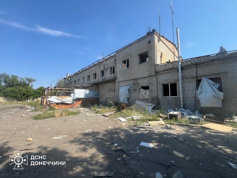 Окупанти вдарили по пожежній частині в Костянтинівці