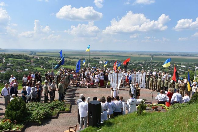 Останки четырех бойцов СС Галичина, погибших в июле 1944 года, перезахоронили на Львовщине 09