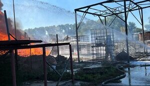 Вспыхнул пожар на предприятии в Борисполе. Мэр Борисенко говорит, что это не диверсия или прилет. ВИДЕО+ФОТО