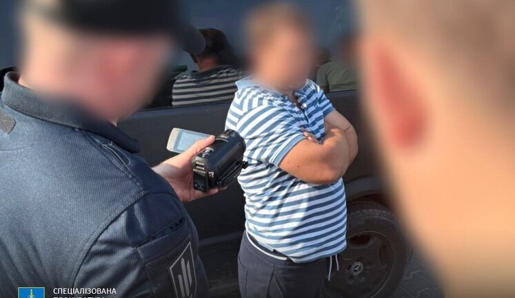 ГБР разоблачило депутата местного совета Тернопольской области, который организовал схему незаконного снятия с воинского учета. ФОТО