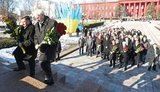 Азаров участвовал в возложении. ФОТОрепортаж