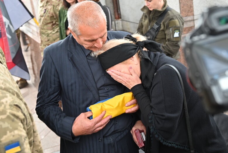 У Києві попрощалися з командиром роти стрілецького батальйону Олександром Пастухом (Добрим), який загинув у бою проти рашистів на Луганщині 11