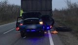 "ВАЗ" влетів під вантажівку, що стояла на дорозі на Миколаївщині: водій загинув, трьох пасажирів госпіталізовано. ФОТОрепортаж