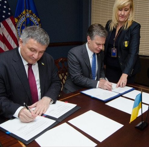 Аваков підписав меморандум про взаємне співробітництво з ФБР 02