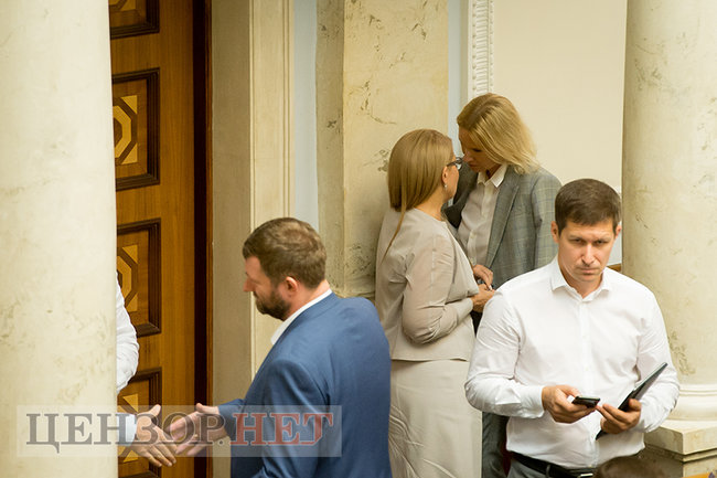 Спілкування Тимошенко з Кондратюк за колоною, Іванчук в гостях у Слуги народу і звільнений Балух у Раді, - робочий день ВР 13 вересня 04