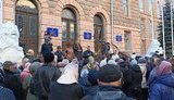 Антивакцинаторы собрались на протест в Черновцах: Говорят о "чипировании" и "самолетах, распыляющих коронавирус". ФОТО