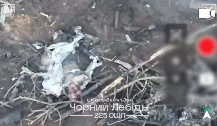 Дрони 225-го ОШП відірвали окупанту кінцівки, після чого він підірвав себе нерозірваним FPV-дроном. ВIДЕО 18+