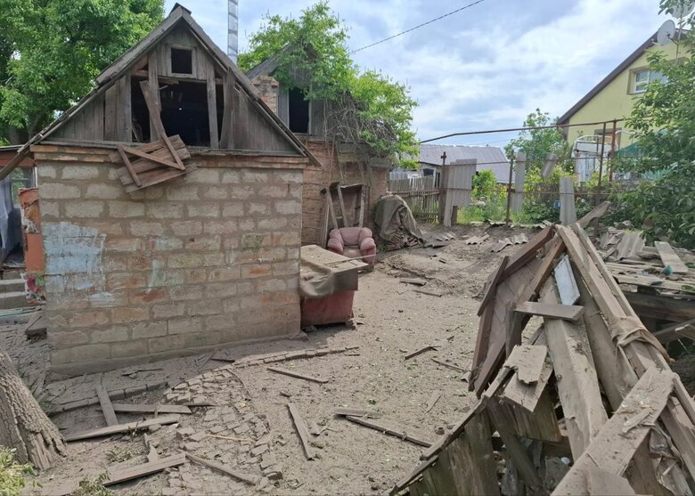 На Нікопольщині обстріляли приватні будинки 13 травня