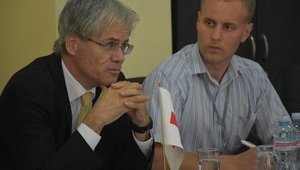 Красный Крест инициировал два гуманитарных проекта на Донбассе, касающихся Бахмутской больницы и КПВВ