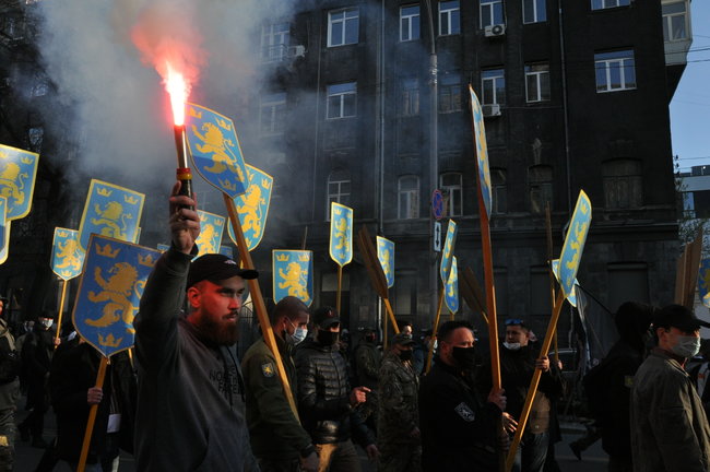 У центрі Києва відбувся марш вишиванок на честь дивізії СС Галичина 30